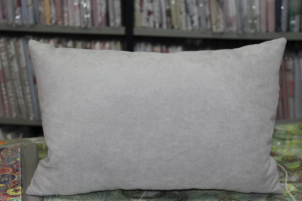 Almofada Decorativa Retangular – Cinza Claro