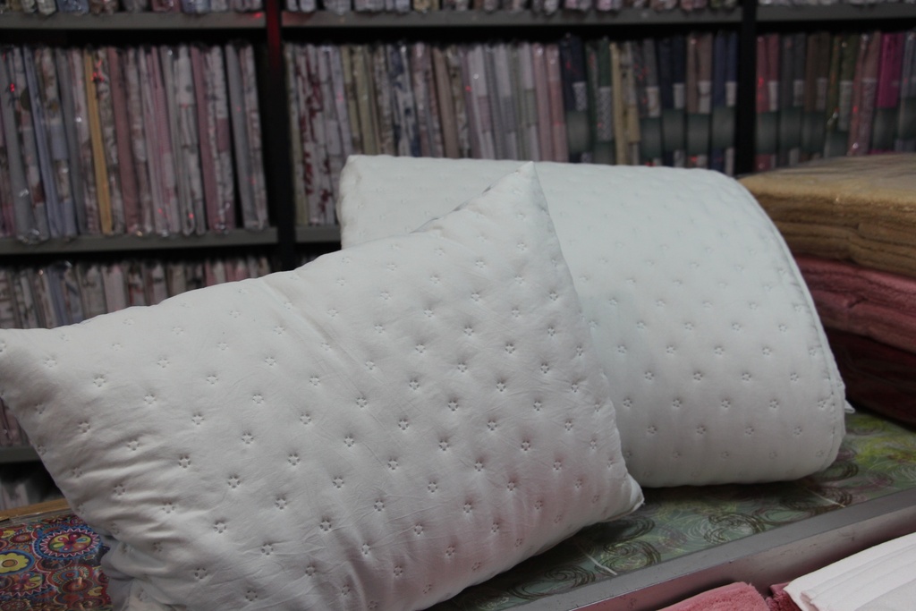 Conjunto de Almofada e Edredon Acolchoado Branco