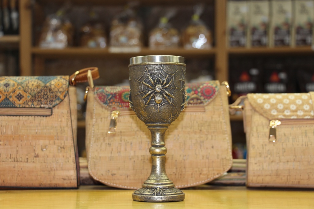 Cálice Decorativo Gótico – Aranha e Teias