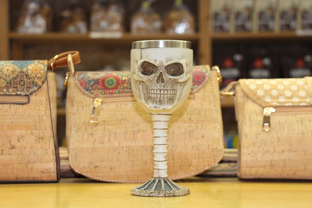 Cálice Decorativo Gótico – Crânio e Coluna Vertebral