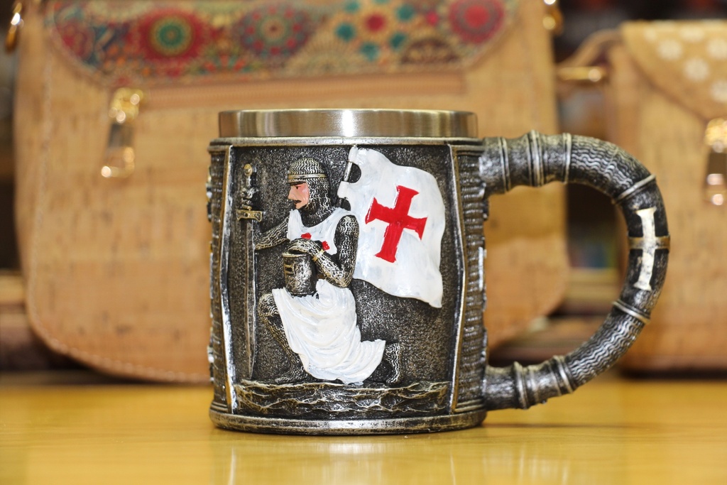 Caneca Medieval Decorativa – Cavaleiro Templário em Oração