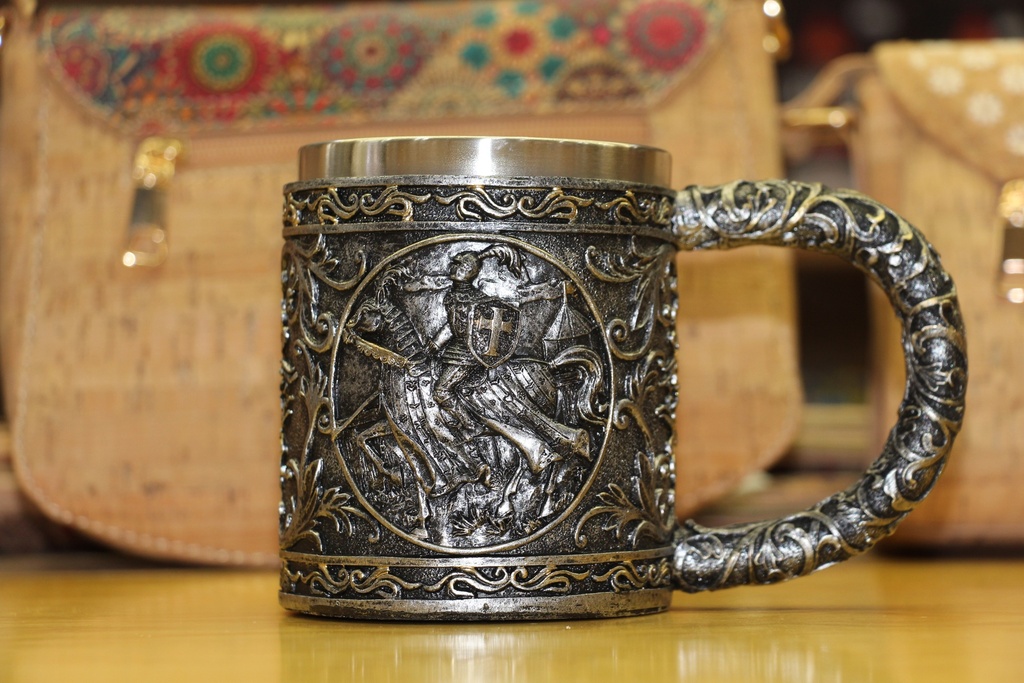 Caneca Medieval Decorativa – Cavaleiro em Carga