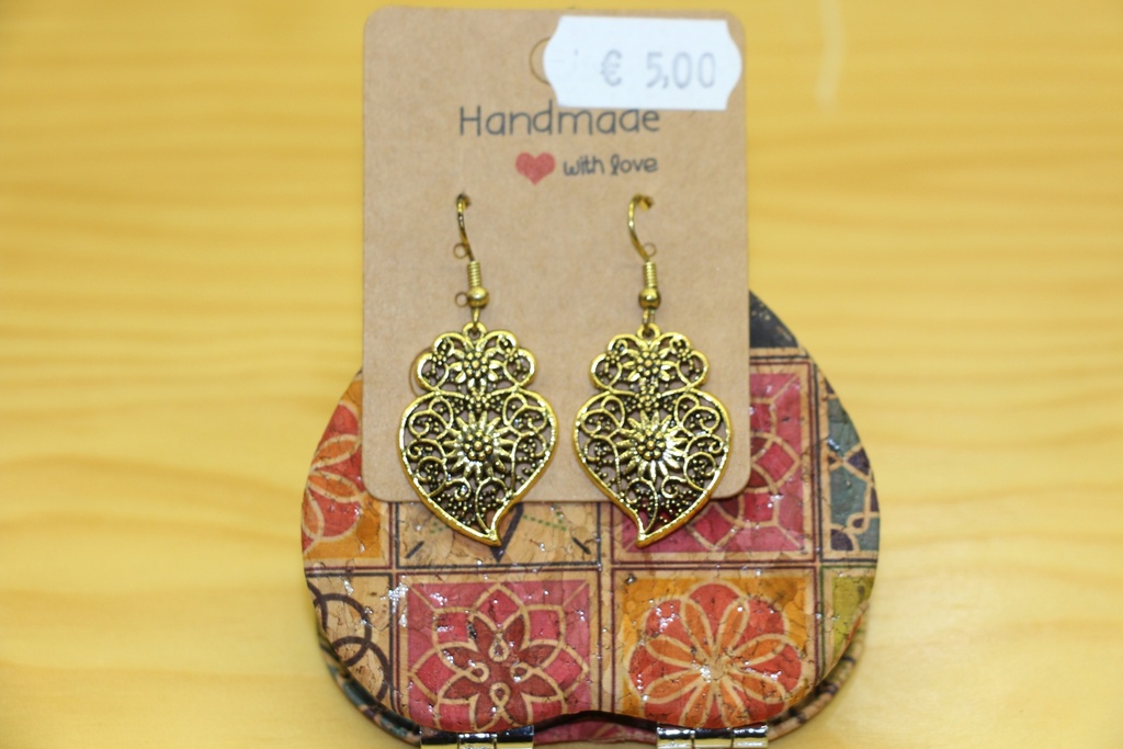 Brincos Pendentes em Filigrana Dourada – Coração de Viana Estilizado