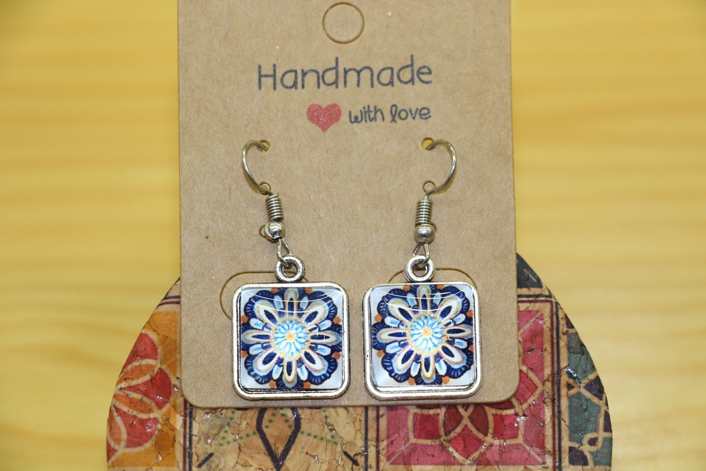 Brincos de Cabochão Quadrados – Mandala Floral Azul
