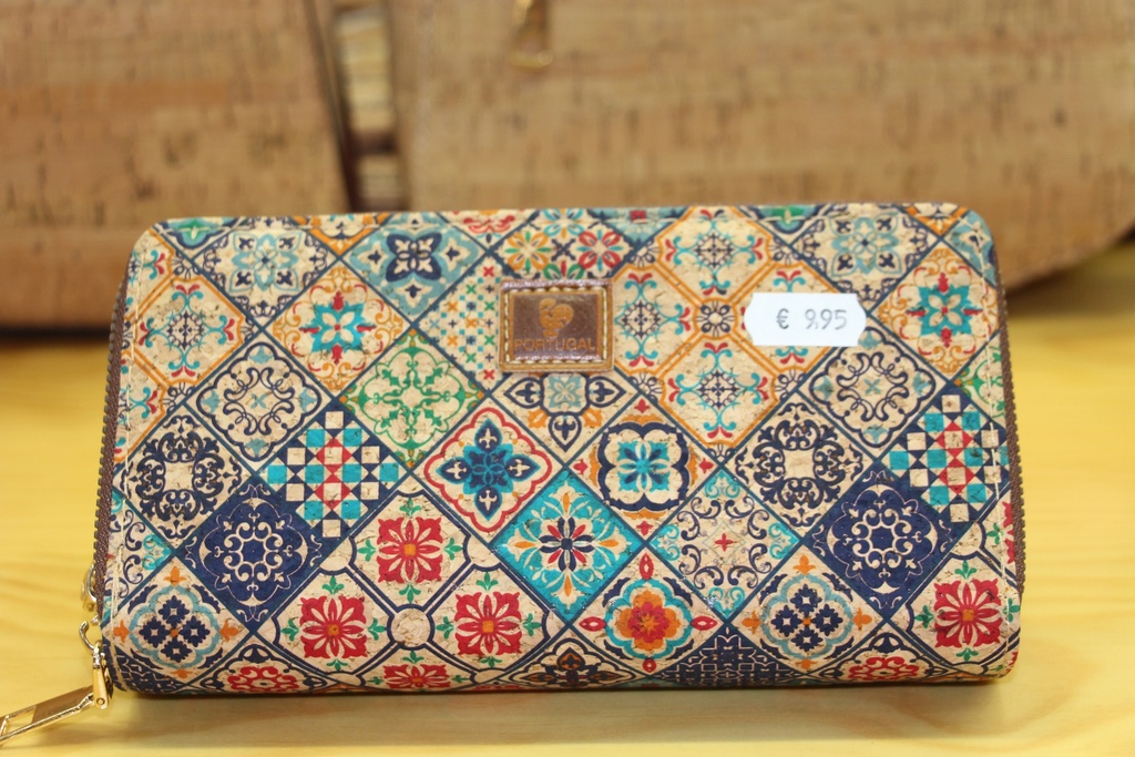 Carteira Grande em Cortiça – Mosaico de Azulejos Coloridos e Portugal