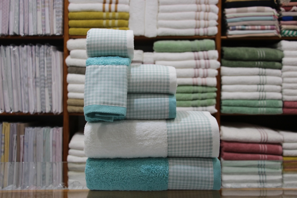 Conjunto de Toalhas de Turco em Turquesa e Branco com Barra Padrão Xadrez