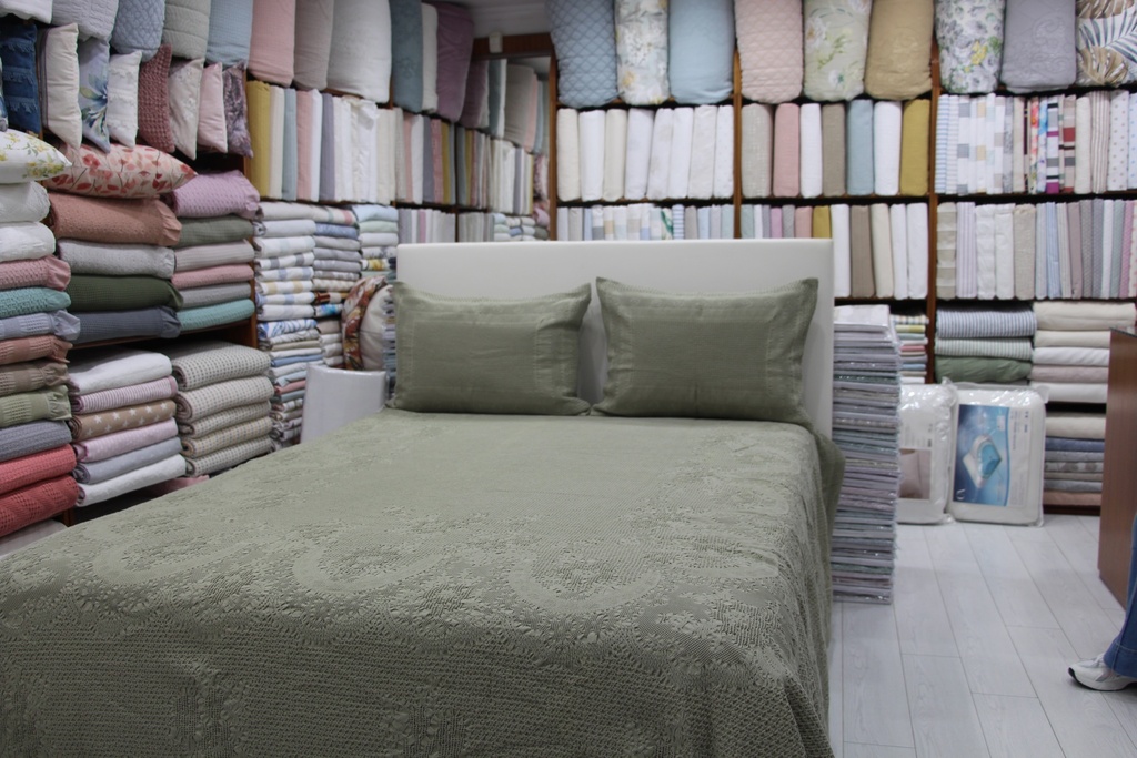 Conjunto de Colcha de Verão e Fronhas de Almofada em Verde Seco