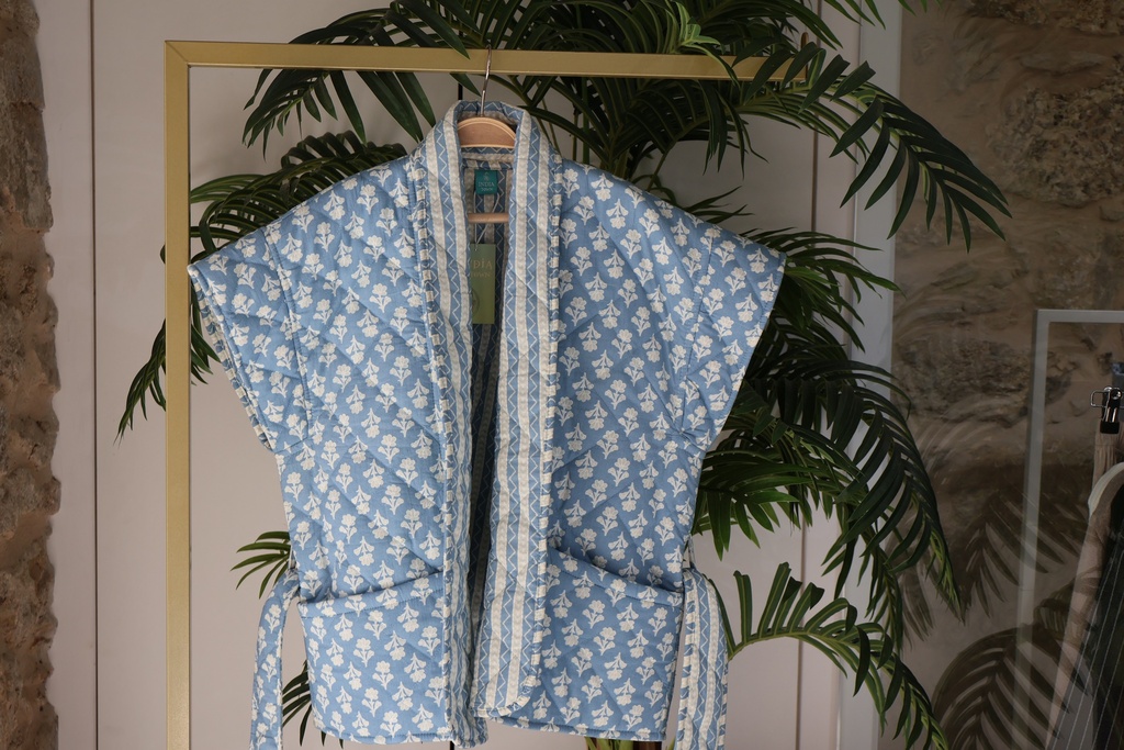 Colete Quimono Acolchoado "Garden Breeze" com Padrão Floral