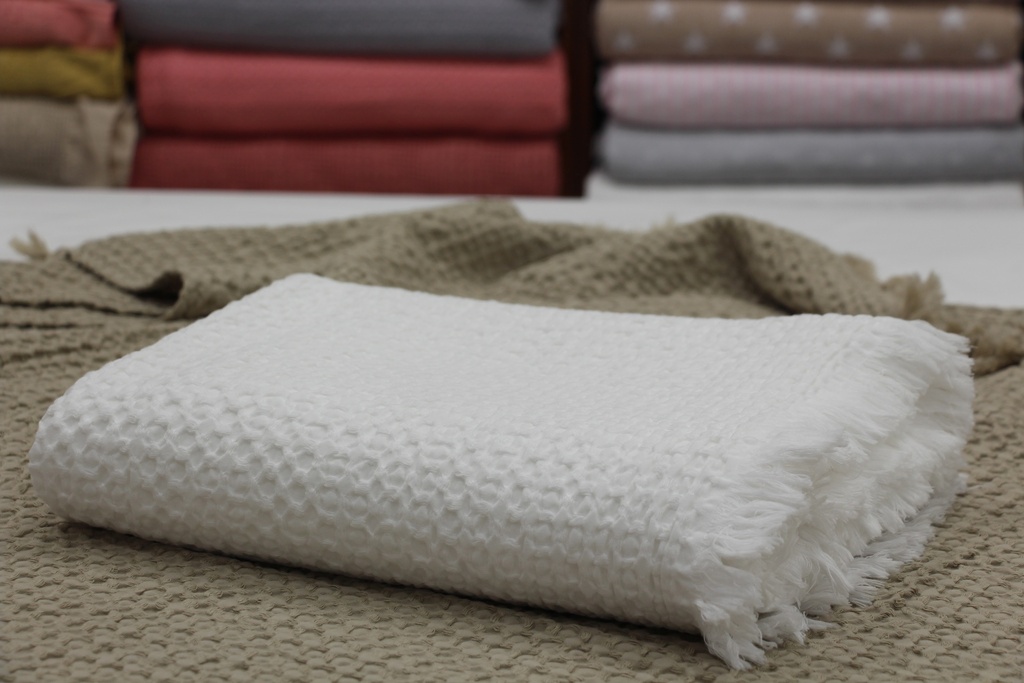 Manta de Algodão Favo de Mel em Branco com Franjas