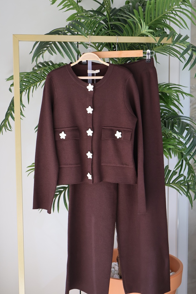 Conjunto de Malha "Chocolate Daisy" com Cardigan e Calças Wide Leg