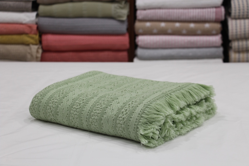 Manta de Algodão Trabalhada em Verde Menta com Franjas