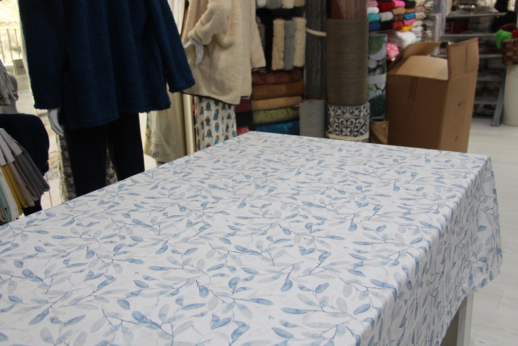 Toalha de Mesa com Padrão de Folhagem em Azul Água