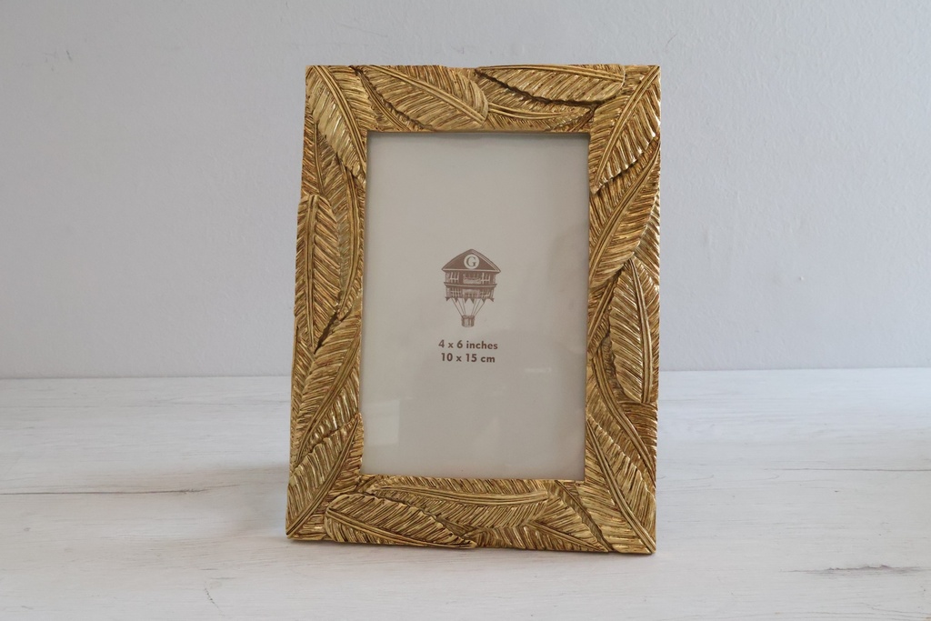 Moldura de Mesa com Motivo de Folhas Douradas