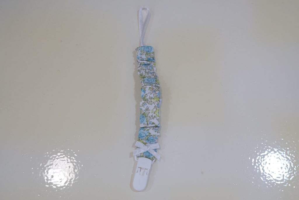 Prende-Chupetas em Tecido – Floral Azul