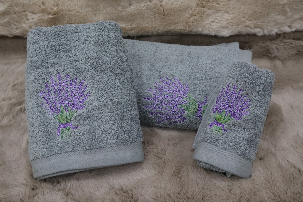 Conjunto de 3 Toalhas de Banho – Bordado Floral Coral