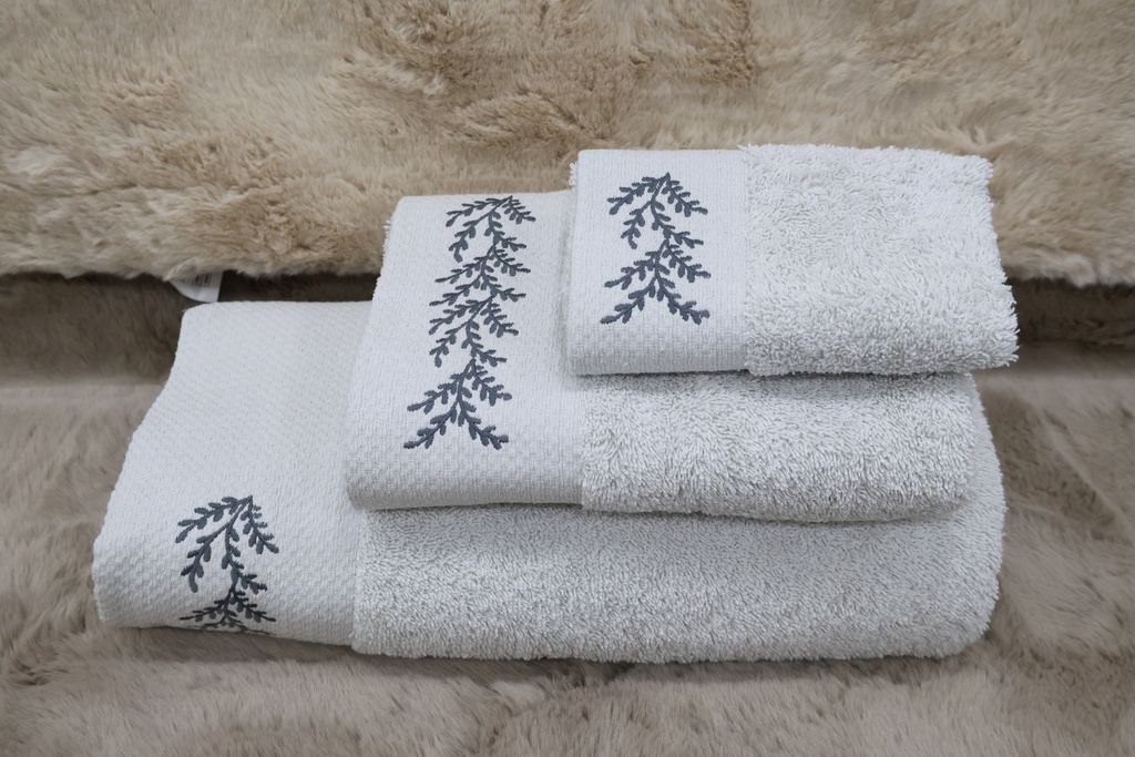 Conjunto de 3 Toalhas de Banho – Branco Pérola com Bordado Botânico Cinza