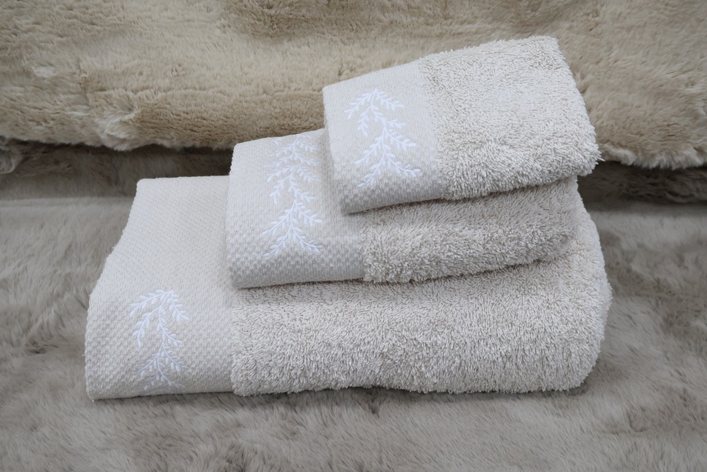 Conjunto de 3 Toalhas de Banho – Bege Areia com Bordado Botânico Branco