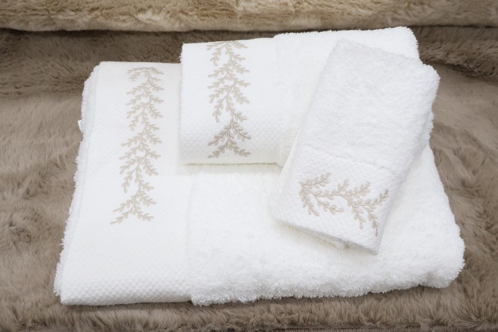 Conjunto de 3 Toalhas de Banho – Branco com Bordado Botânico Bege