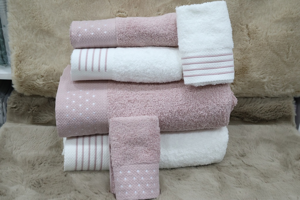 Conjunto de 6 Toalhas de Banho – Rosa Antigo e Branco com Design Geométrico