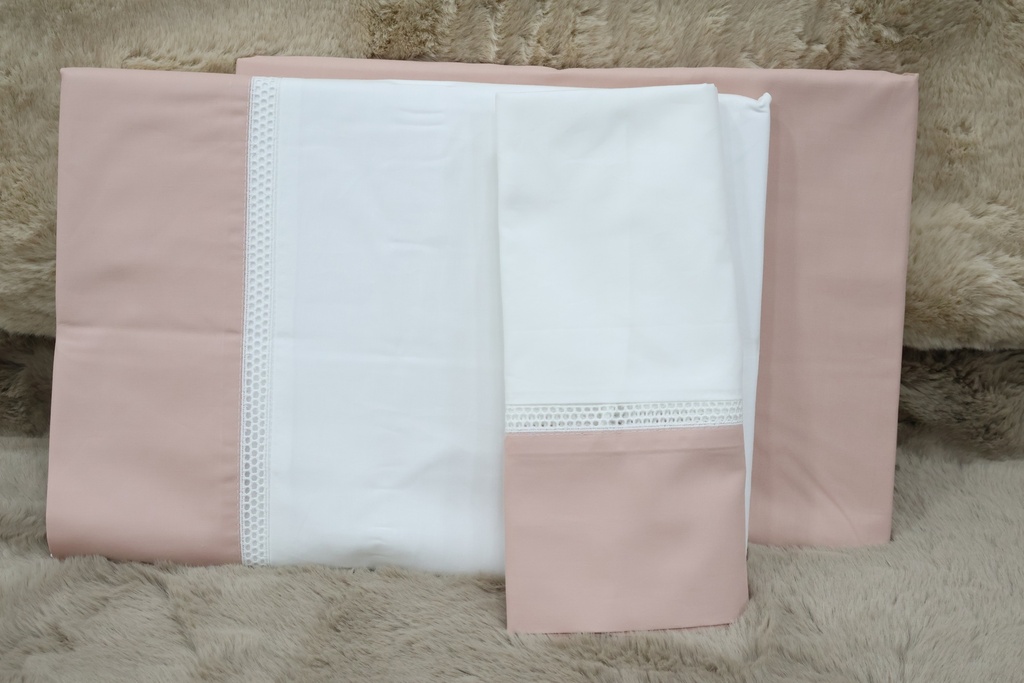 Jogo de Cama em Percal 100% Algodão Penteado – Rosa e Branco com Renda Crochet