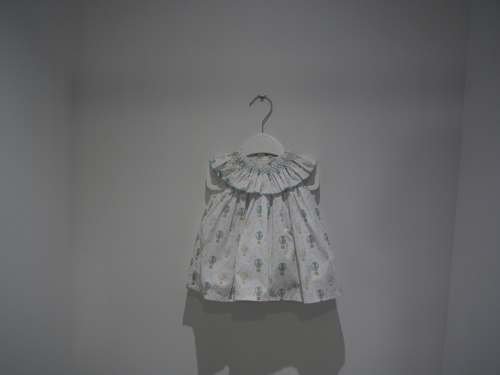 Vestido Estampado com Balões de Ar Quente e Ponto de Smock com Tapa-Fraldas