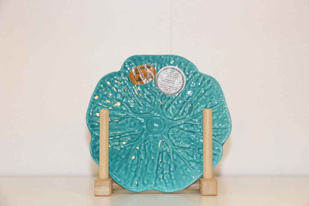 Prato de sobremesa em cerâmica azul-marinho com relevo de folha