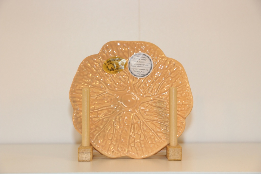 Prato de sobremesa em cerâmica bege areia com relevo de folha