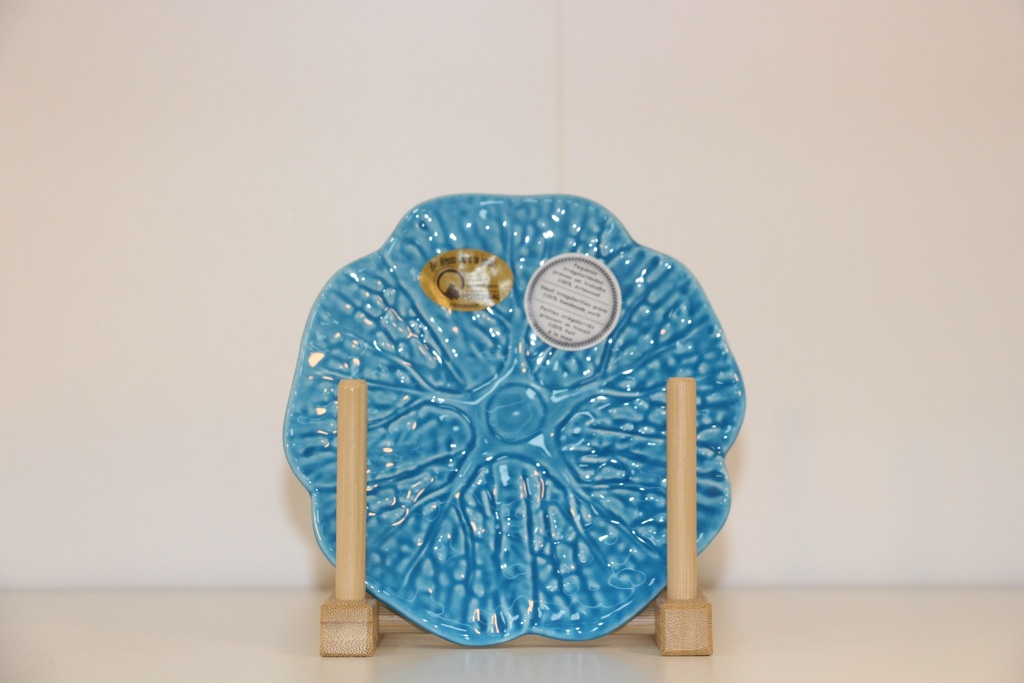 Prato de sobremesa em cerâmica azul-claro com relevo de folha