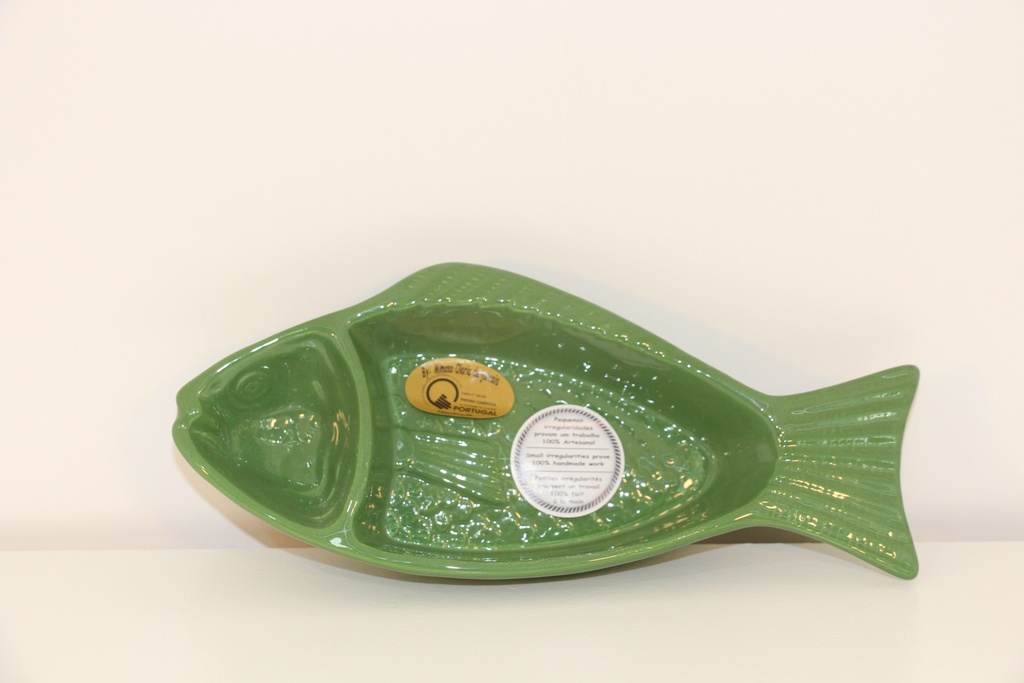 Petisqueira em cerâmica verde floresta em formato de peixe