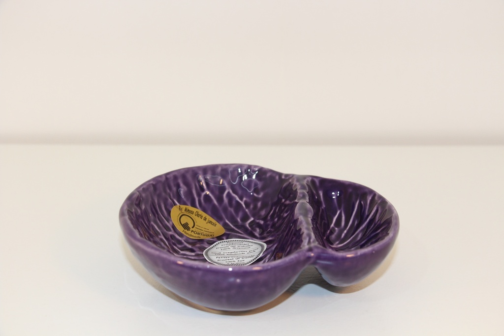 Petisqueira em cerâmica roxa com divisória e relevo de folha