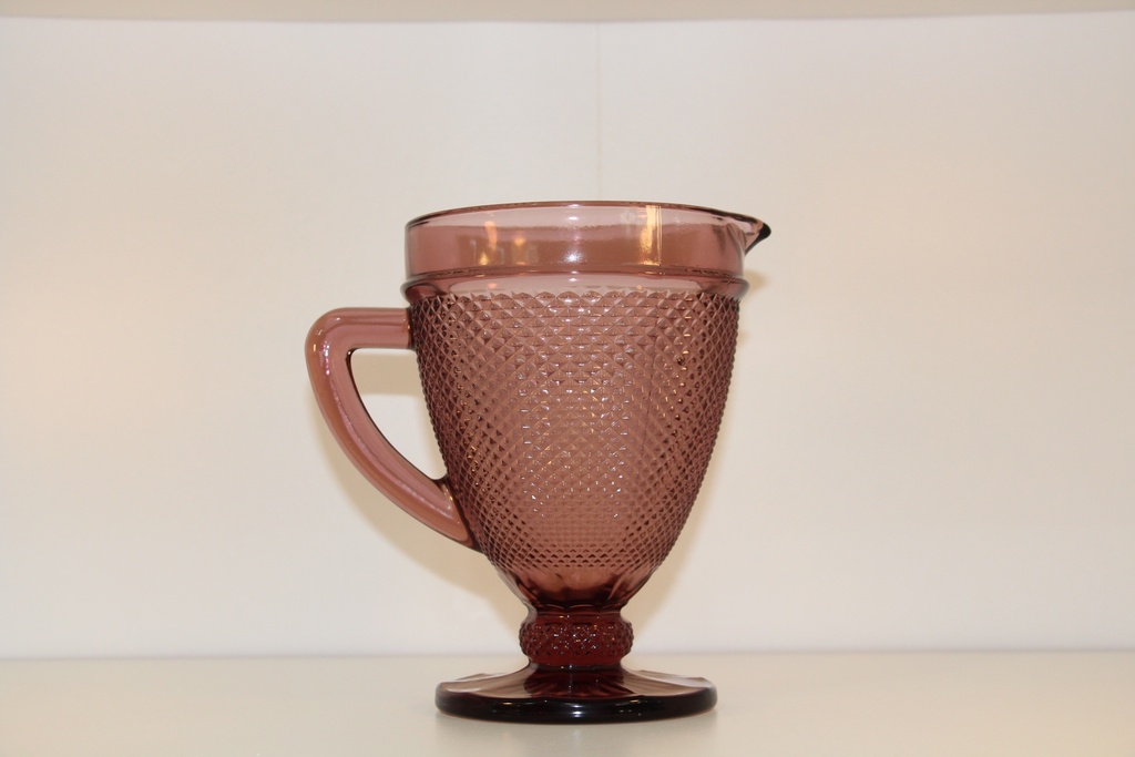 Jarro de Vidro Púrpura com Padrão Diamante