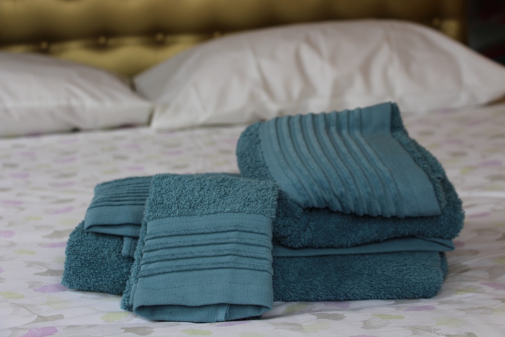 Jogo de Toalhas de Banho Azul Petróleo com Barra Texturizada