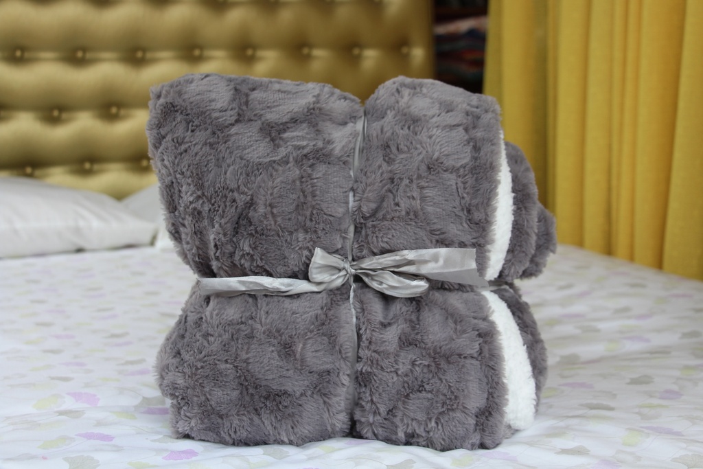 Manta Sherpa Reversível Cinzenta