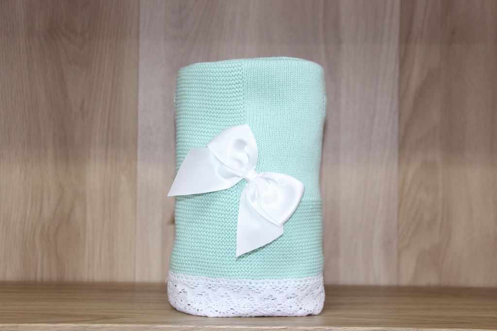 Manta de Tricô Infantil Verde Água com Renda