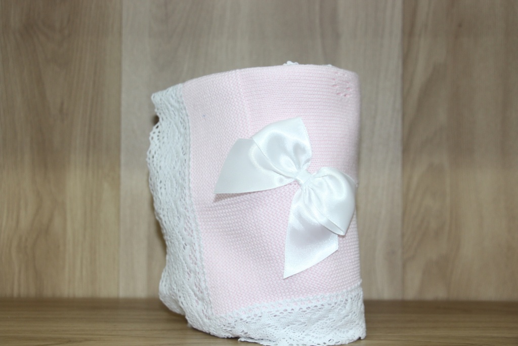 Manta de Tricô Infantil Rosa Pastel com Renda