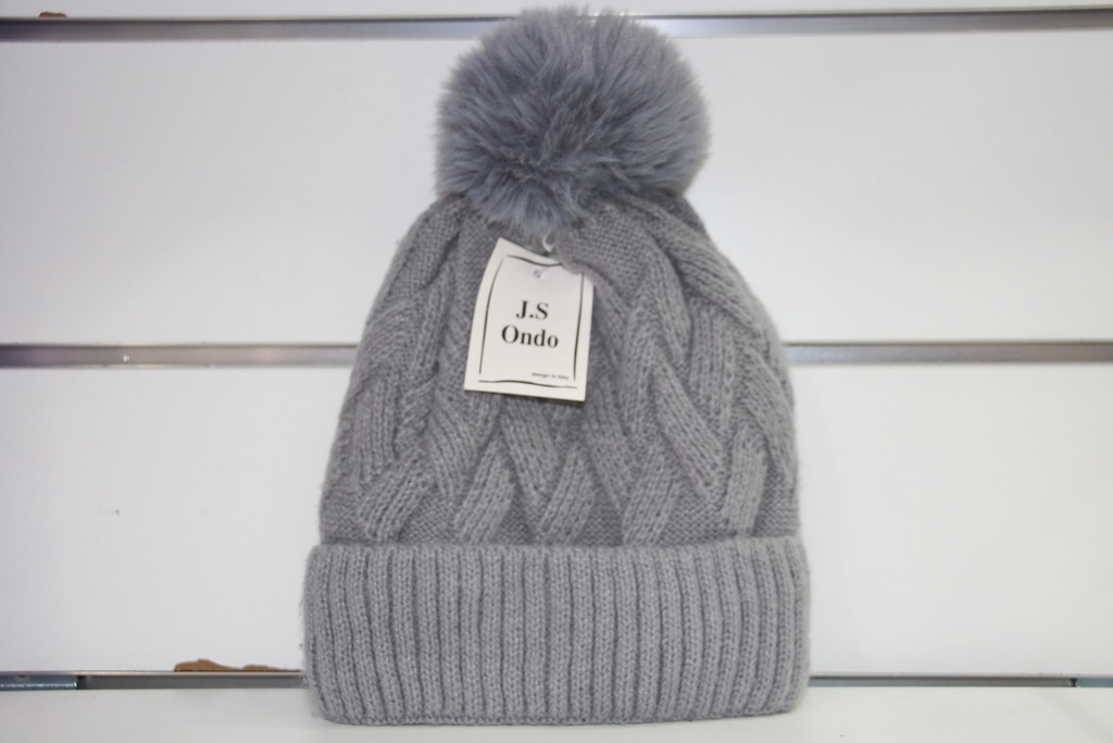 Gorro de Tricô Cinzento com Padrão de Tranças e Pompon