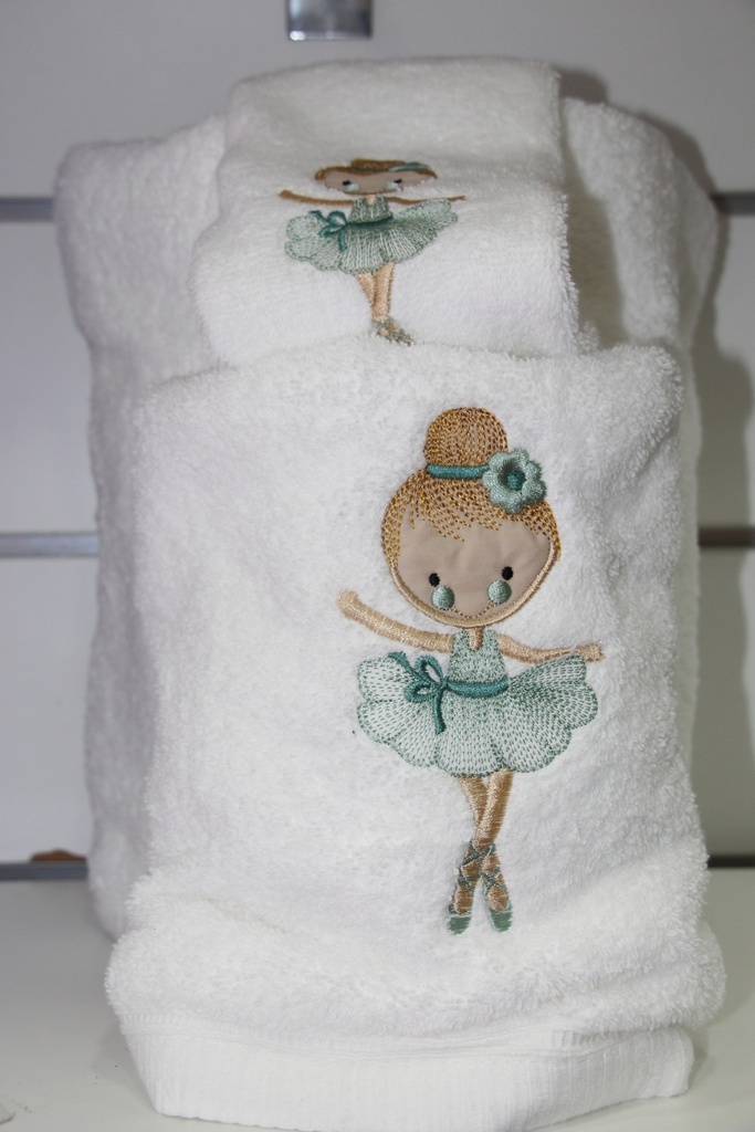 Conjunto de Toalhas de Banho Rosa com Bordado de Bailarina