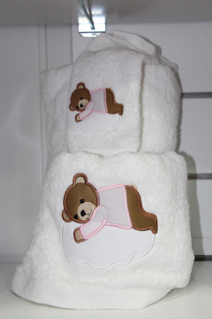 Conjunto de Toalhas Brancas com Bordado de Ursinho na Nuvem