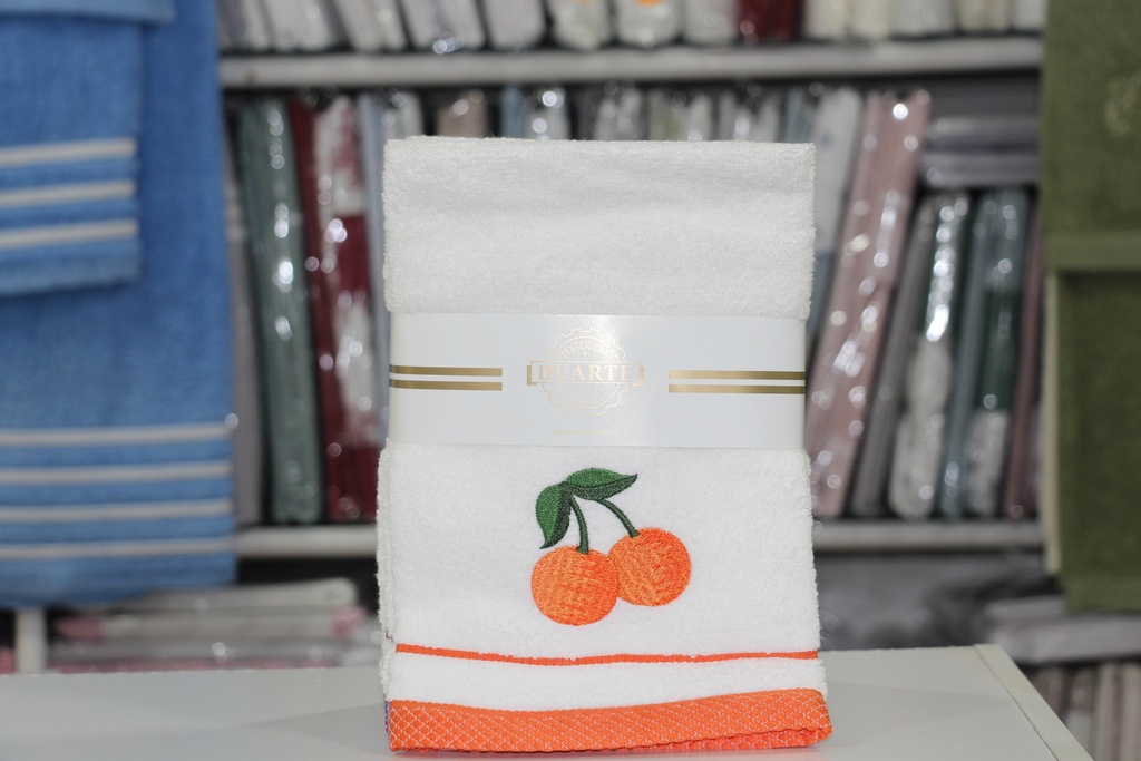 Toalha de Felpo Branca com Bordado de Laranjas