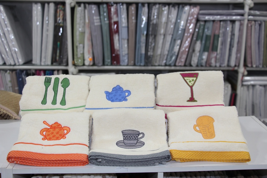 Coleção de Toalhas de Cozinha em Felpo com Bordados Temáticos