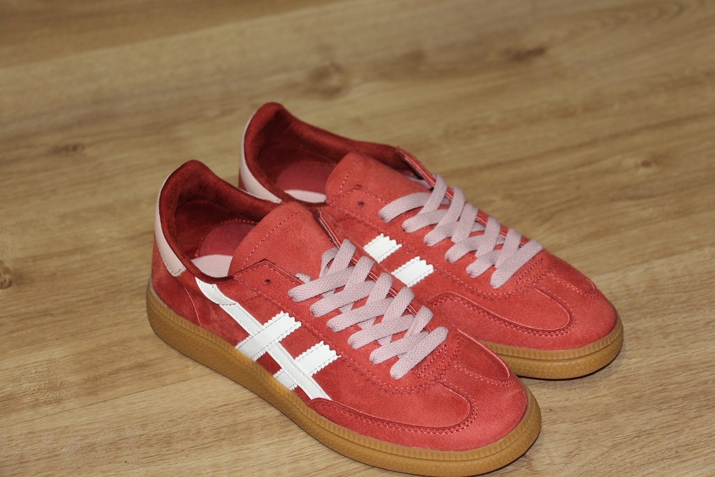 Sapatilhas de Camurça Terracota com Sola de Borracha