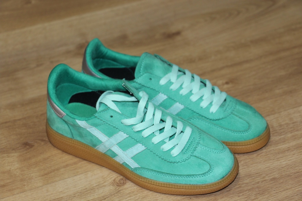 Sapatilhas de Camurça Verde Menta com Sola de Borracha