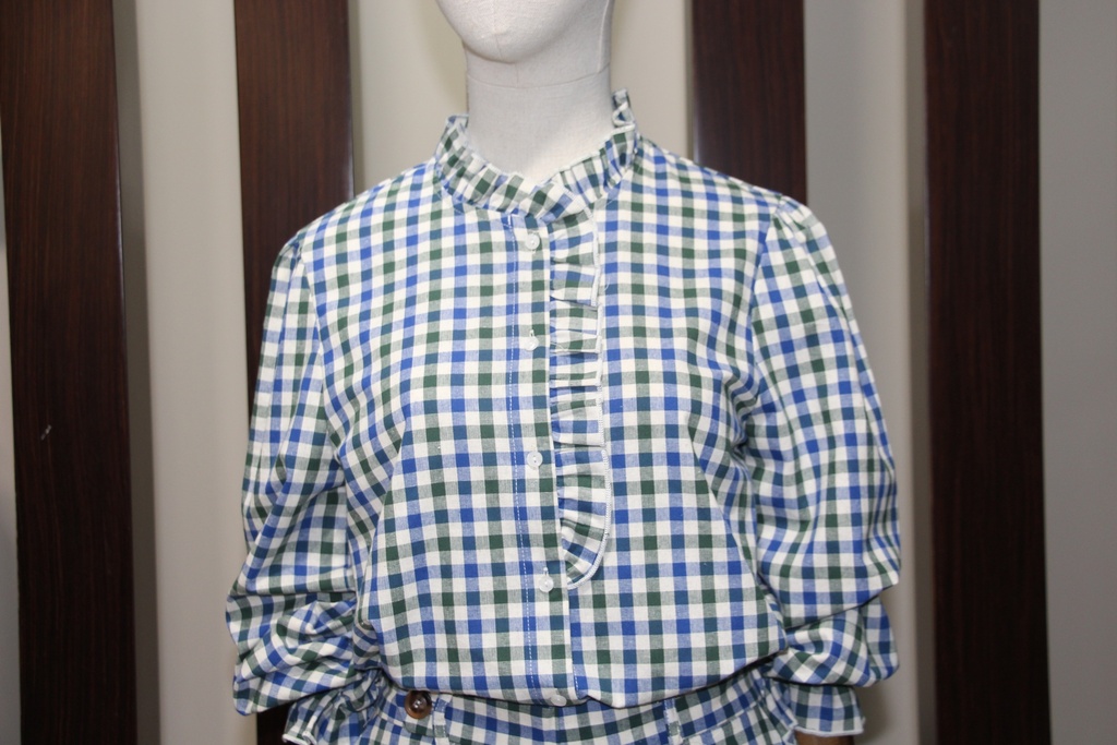 Blusa de Xadrez Vichy com Folhos Verde e Azul  Descrição do Produto