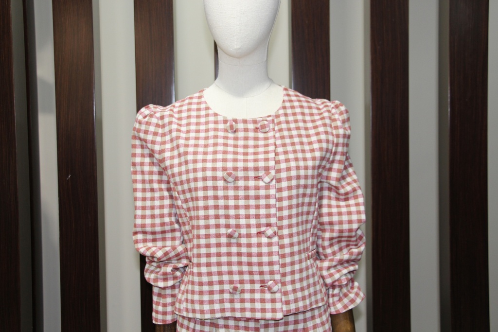 Blazer Curto em Xadrez Vichy com Abotoamento Duplo