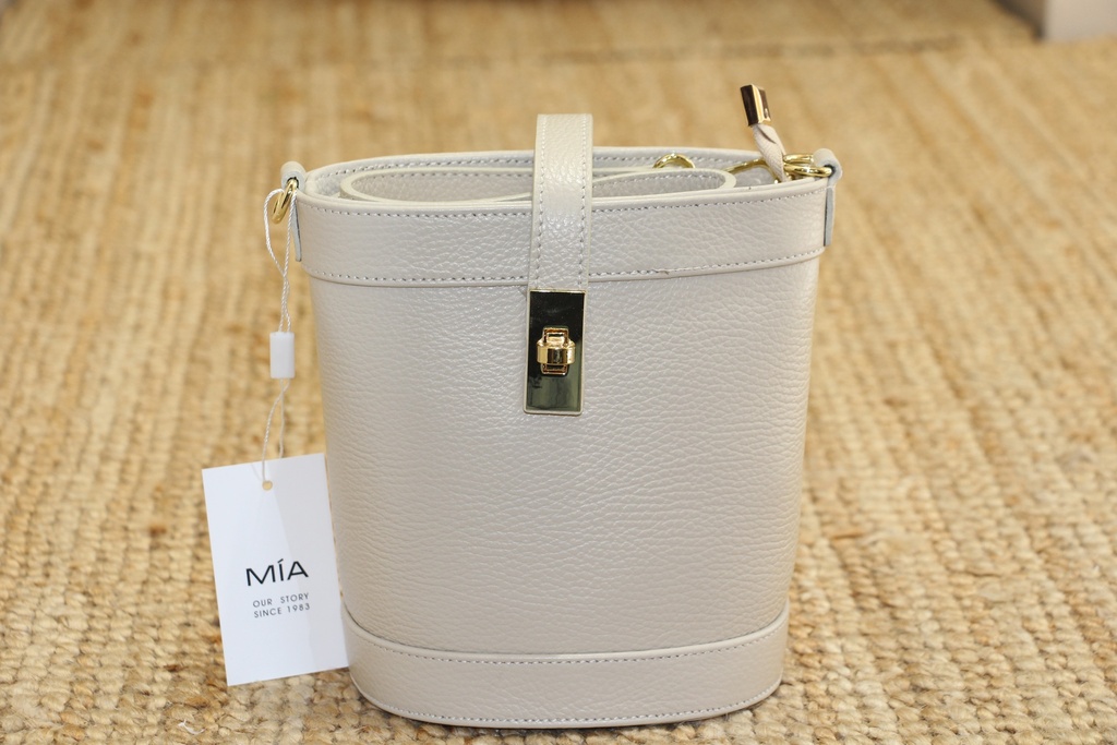 Mala de Ombro Estilo "Bucket" em Pele Grão Creme