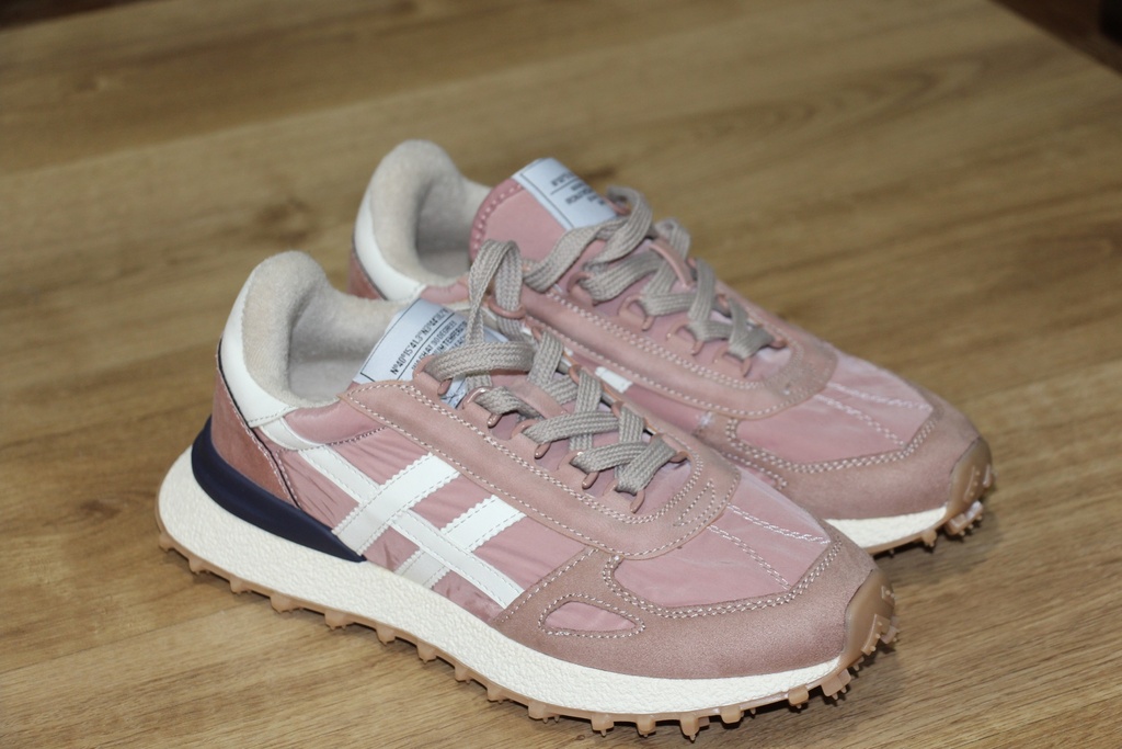 Sapatilhas Retro Running em Rosa Velho e Branco