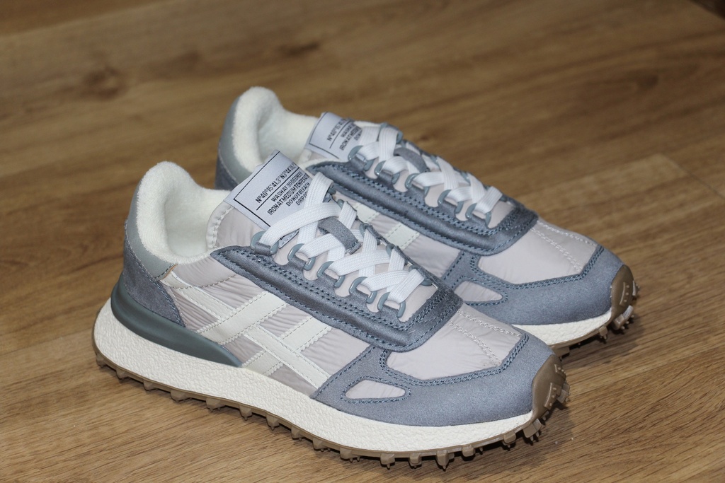 Sapatilhas Retro Running em Cinza Azulado e Creme