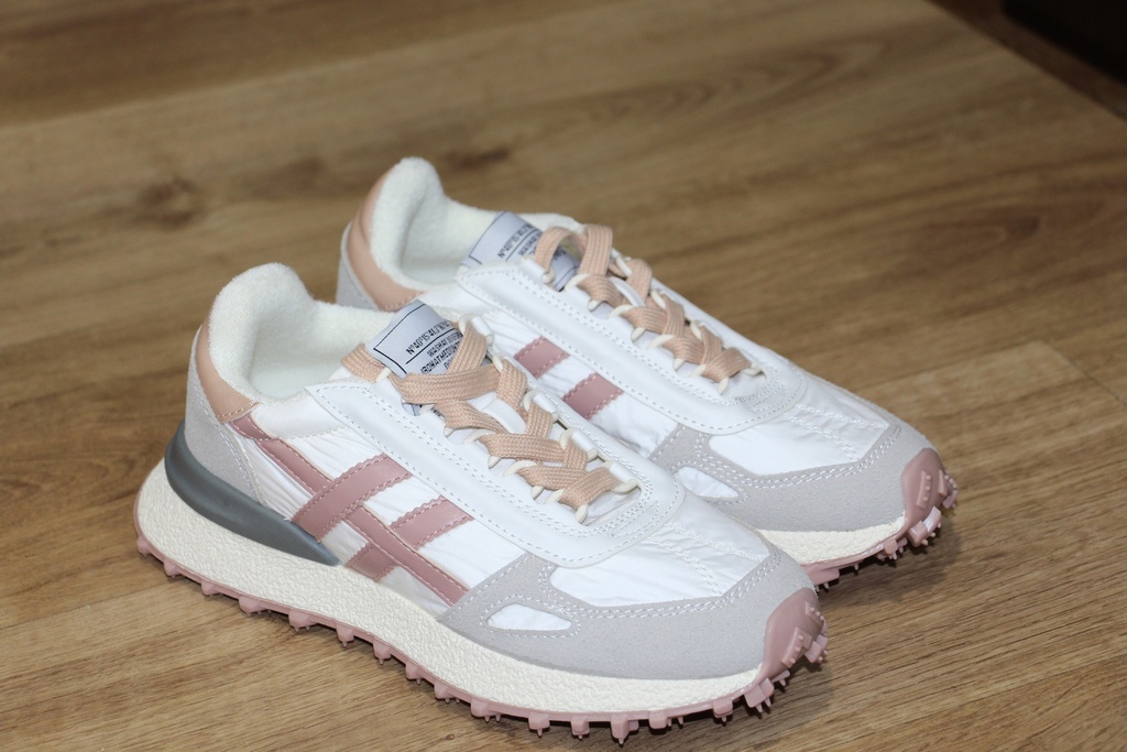 Sapatilhas Retro Running em Branco e Rosa Quartzo