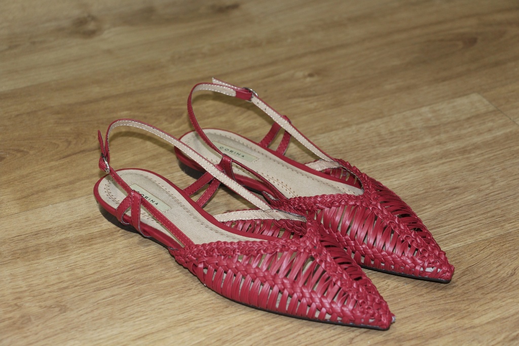 Sabrinas Slingback de Bico Fino em Pele Entrelaçada Vermelha