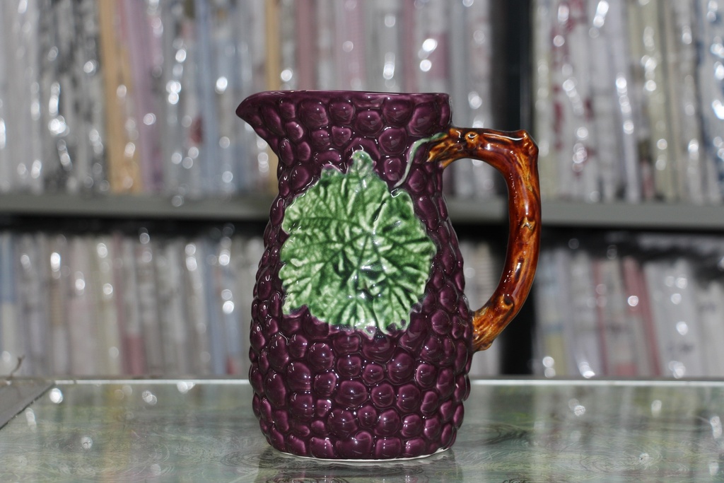 Jarro de Cerâmica em Formato de Cacho de Uvas